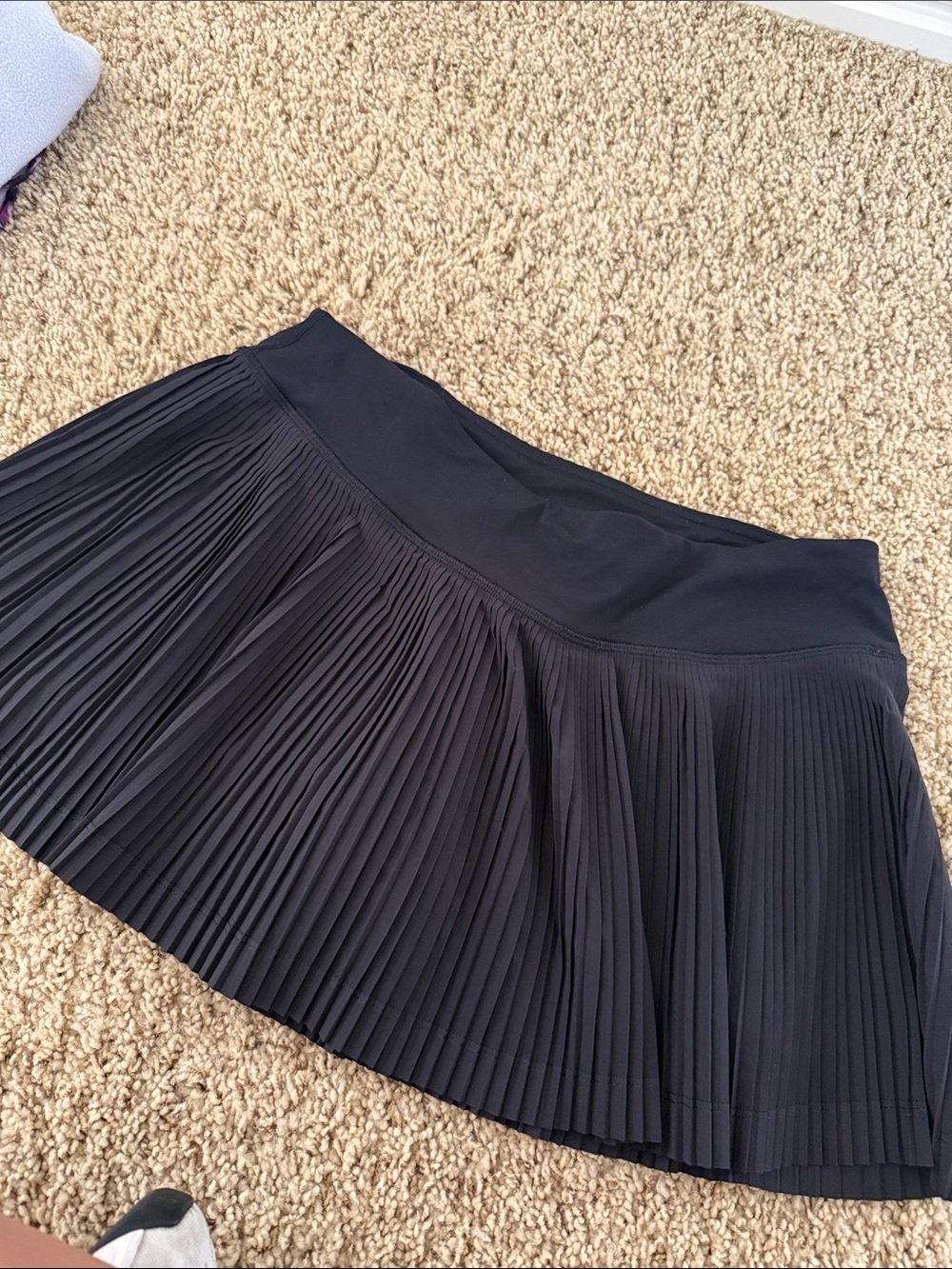 LULULEMON pleat to street tennis skirt size 6 black